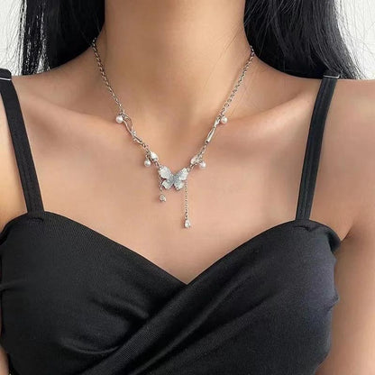 Blaue Kristall-Schmetterlingskette für Damen