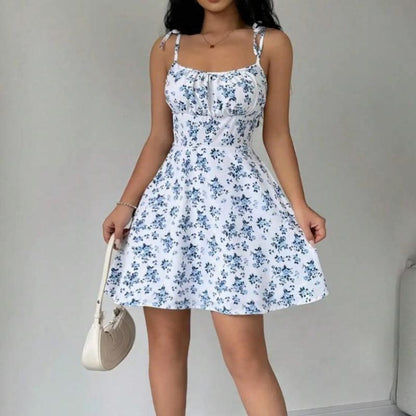 Kurzes Sommerkleid mit Blumenmuster für Damen