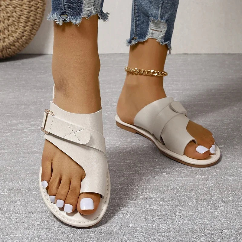 Damen Sandalen Flach Sommer – Römer-Schnalle Zehentrenner